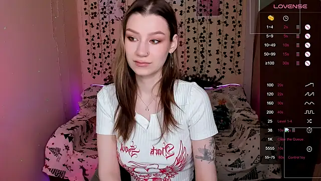 Snapshot of LinaBlossom_ chatting on 12-22-25, 08:22 LinaBlossom online show from 12-22-25, 08:22