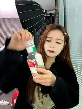 YY-27 online show from 10-23-25, 04:45