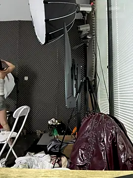 YY-27 online show from 11-20-25, 09:20