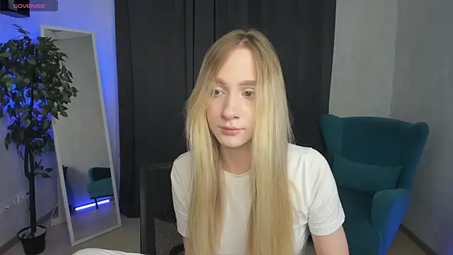 Snapshot of mellisadream chatting on 09-25-25, 02:04 mellisadream online show from 09-25-25, 02:04