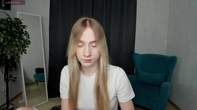 Snapshot of mellisadream chatting on 10-15-25, 01:39 mellisadream online show from 10-15-25, 01:39