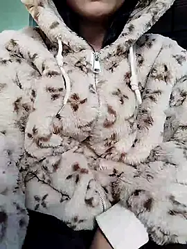 Snapshot of Mc_chinese chatting on 11-28-25, 12:13 Mc chinese online show from 11-28-25, 12:13