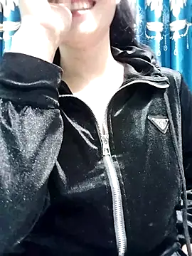 Snapshot of Mc_chinese chatting on 11-28-25, 01:14 Mc chinese online show from 11-28-25, 01:14