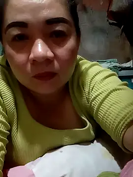 Snapshot of hornymom_01 chatting on 09-23-25, 10:51 hornymom 01 online show from 09-23-25, 10:51