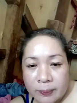 Snapshot of hornymom_01 chatting on 09-28-25, 03:45 hornymom 01 online show from 09-28-25, 03:45