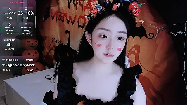 Snapshot of Niannian- chatting on 10-27-25, 04:44 Niannian- online show from 10-27-25, 04:44