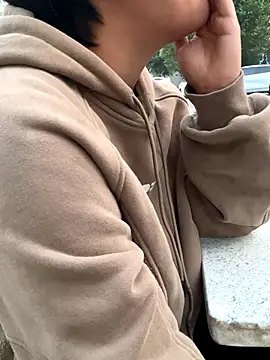 Snapshot of Tang-88 chatting on 10-25-25, 09:17 Tang-88 online show from 10-25-25, 09:17