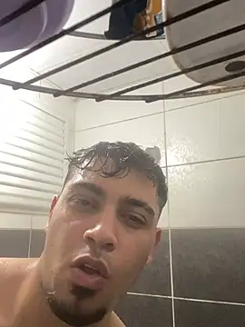 Snapshot of astoperaa chatting on 01-10-26, 05:58 astoperaa online show from 01-10-26, 05:58