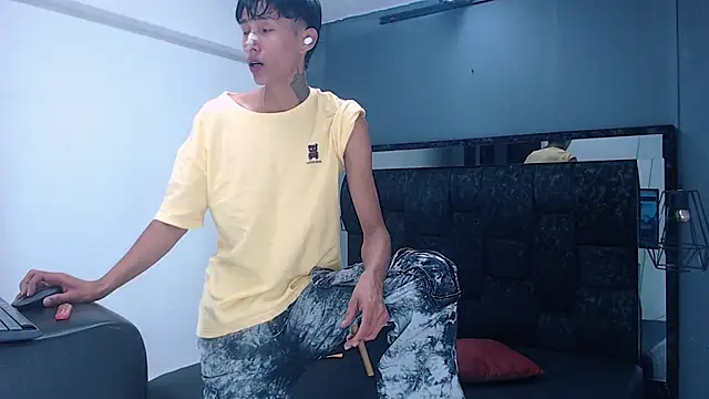 Snapshot of Daniel_delux_ chatting on 09-21-25, 11:12 Daniel delux online show from 09-21-25, 11:12