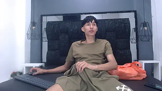 Snapshot of Daniel_delux_ chatting on 09-23-25, 11:13 Daniel delux online show from 09-23-25, 11:13