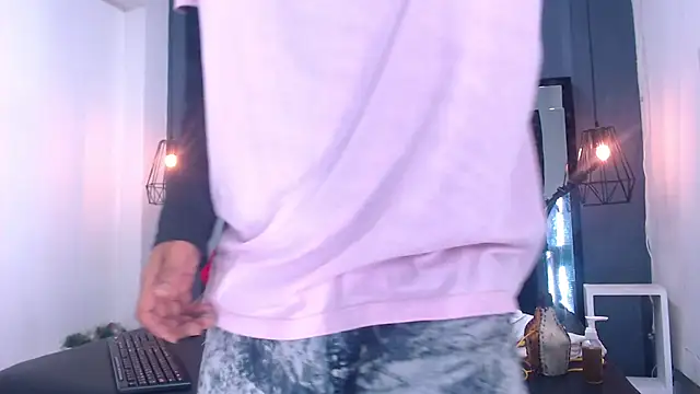 Snapshot of Daniel_delux_ chatting on 10-02-25, 01:18 Daniel delux online show from 10-02-25, 01:18