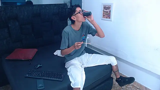 Snapshot of Daniel_delux_ chatting on 10-07-25, 11:40 Daniel delux online show from 10-07-25, 11:40