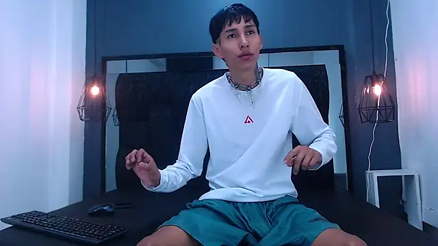 Snapshot of Daniel_delux_ chatting on 10-08-25, 11:08 Daniel delux online show from 10-08-25, 11:08