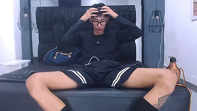 Snapshot of Daniel_delux_ chatting on 10-12-25, 11:20 Daniel delux online show from 10-12-25, 11:20