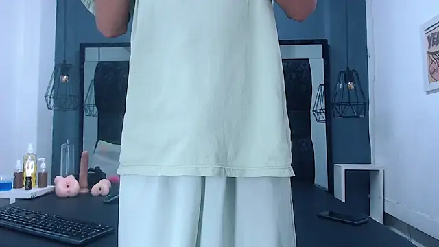 Snapshot of Daniel_delux_ chatting on 10-16-25, 12:06 Daniel delux online show from 10-16-25, 12:06