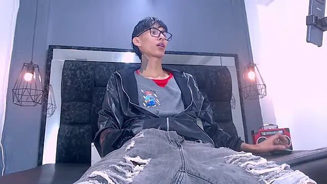 Snapshot of Daniel_delux_ chatting on 12-01-25, 11:48 Daniel delux online show from 12-01-25, 11:48