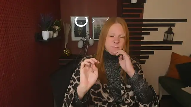 ChloeValentinee online show from 11-20-25, 01:00