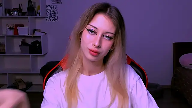 Lori lolii online show from 11-13-25, 07:13