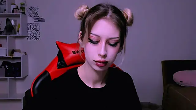 Lori lolii online show from 12-01-25, 06:13