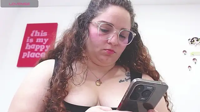 AmandaaWats online show from 04-11-26, 01:48