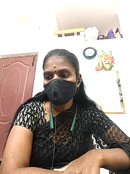 Snapshot of Tamil_Yalini12 chatting on 05-14-26, 01:40 Tamil Yalini12 online show from 05-14-26, 01:40