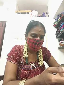 Snapshot of Tamil_Yalini12 chatting on 07-02-26, 06:19 Tamil Yalini12 online show from 07-02-26, 06:19