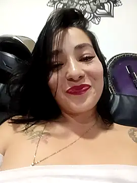 Snapshot of _Luna-1 chatting on 09-28-25, 01:00 Luna-1 online show from 09-28-25, 01:00