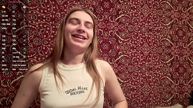 Snapshot of ivetabloom chatting on 12-17-25, 07:09 ivetabloom online show from 12-17-25, 07:09