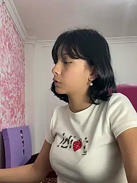 Snapshot of xoxo_milk chatting on 02-06-26, 09:40 xoxo milk online show from 02-06-26, 09:40