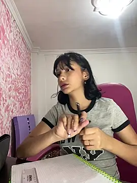 Snapshot of xoxo_milk chatting on 02-07-26, 10:13 xoxo milk online show from 02-07-26, 10:13