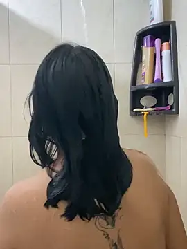 Snapshot of xoxo_milk chatting on 02-21-26, 07:48 xoxo milk online show from 02-21-26, 07:48