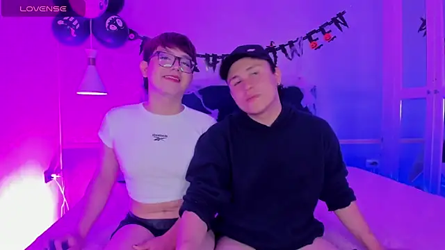 Boy2Boy Aheat online show from 10-17-25, 01:03