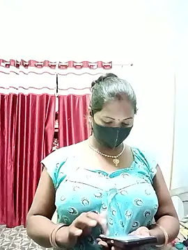 School medam online show from 10-26-25, 10:47