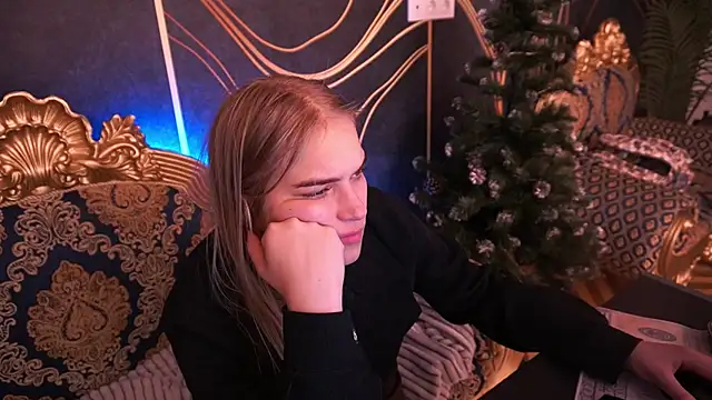 Snapshot of AlinaLiii chatting on 01-16-26, 07:23 AlinaLiii online show from 01-16-26, 07:23