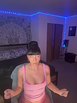 MaciiMayy online show from 04-11-26, 09:41