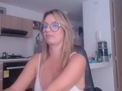 LovePaula online show from 02-09-25, 02:06