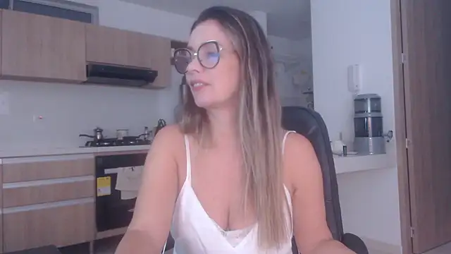 LovePaula online show from 04-16-26, 11:11