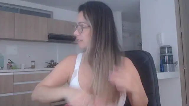 LovePaula online show from 06-22-26, 12:35