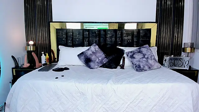 Dafne  Ruiz online show from 04-19-26, 04:23