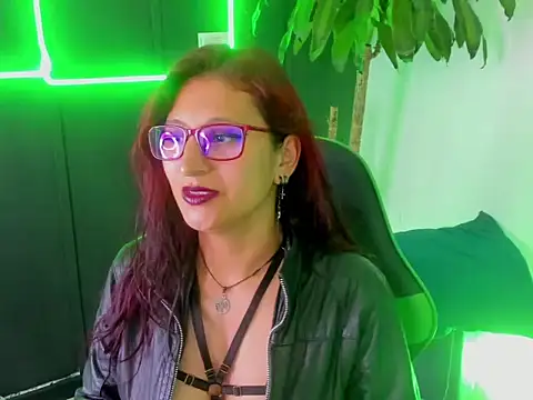 VictoriaSpenser online show from 11-02-25, 02:08