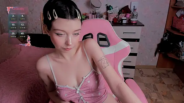 Snapshot of margopink chatting on 10-16-25, 02:29 margopink online show from 10-16-25, 02:29