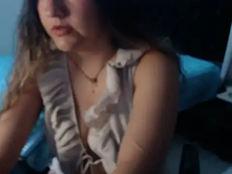 Snapshot of hilarymilky chatting on 10-05-25, 02:21 hilarymilky online show from 10-05-25, 02:21