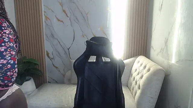 Soffia b online show from 10-28-25, 03:10