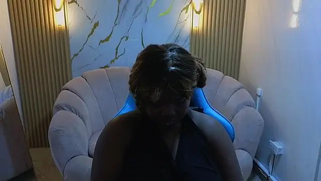 Soffia b online show from 11-29-25, 08:01