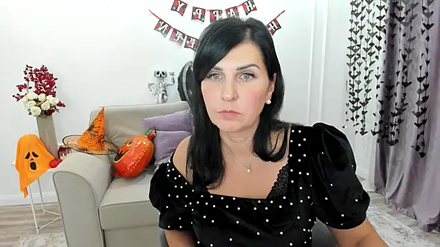 Moon Veloure1 online show from 10-29-25, 11:34