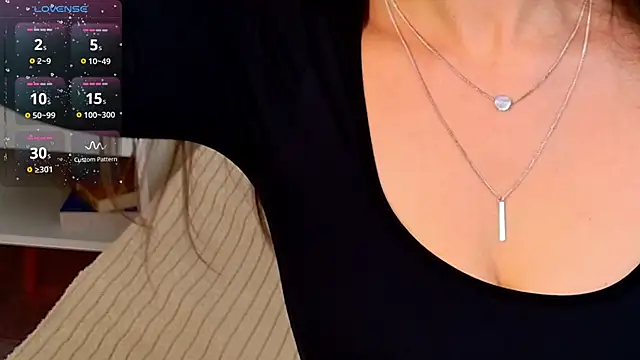 Snapshot of EllaCanny chatting on 12-14-25, 06:08 EllaCanny online show from 12-14-25, 06:08