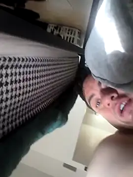 Snapshot of jay702lv702 chatting on 11-19-25, 07:03 jay702lv702 online show from 11-19-25, 07:03