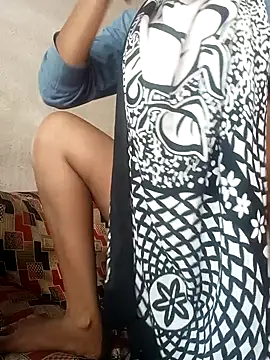 Snapshot of miss_riya_kol chatting on 12-17-25, 05:57 miss riya kol online show from 12-17-25, 05:57