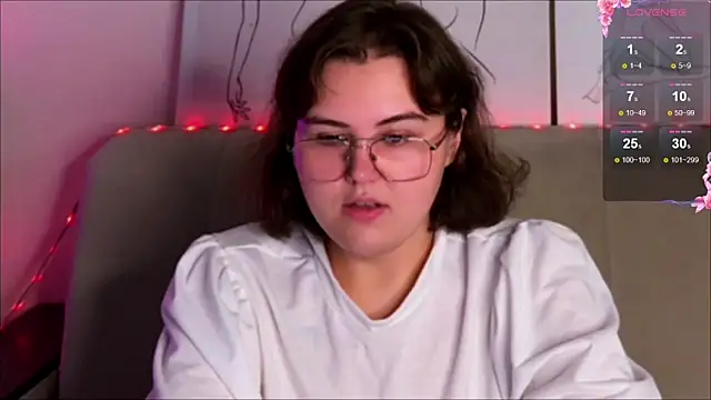 Snapshot of chatting on 09-27-25, 09:03 online show from 09-27-25, 09:03