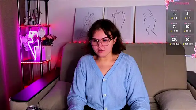 Snapshot of chatting on 10-15-25, 07:19 online show from 10-15-25, 07:19